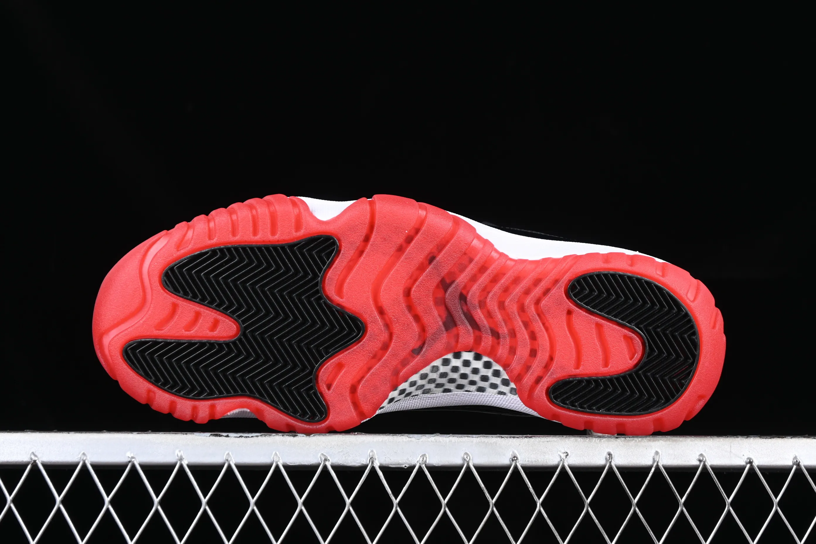 All categories Air Jordan Jordan series basketball shoes Air Jordan 11 OG version Air Jordan 11 "Bred" AJ11 Joe 11 patent leather black and red first year replica high-top basketball shoes 378037-061